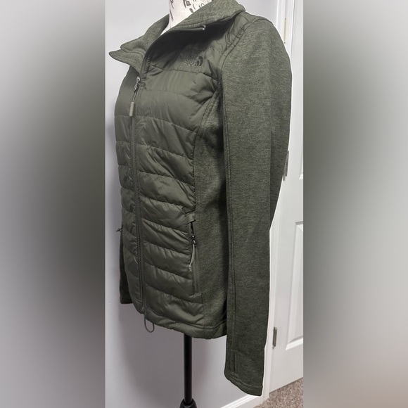 🧥 The North Face Jacket - Olive Green, Size XS 🌟 - Picture 4 of 11